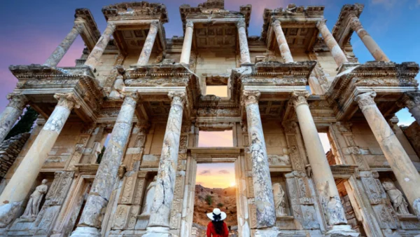 efesus peninggalan bersejarah romawi kuno turki