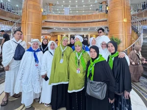 galeri umroh jamaah nava tour di hotel madinah bersama suasana nyaman