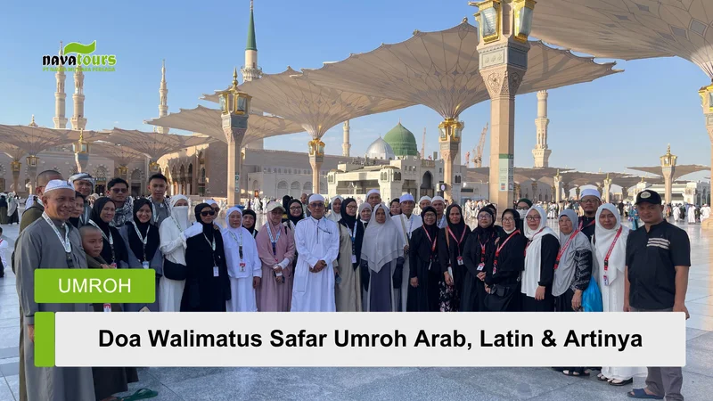 jamaah membaca doa walimatus safar umroh di Masjid Nabawi